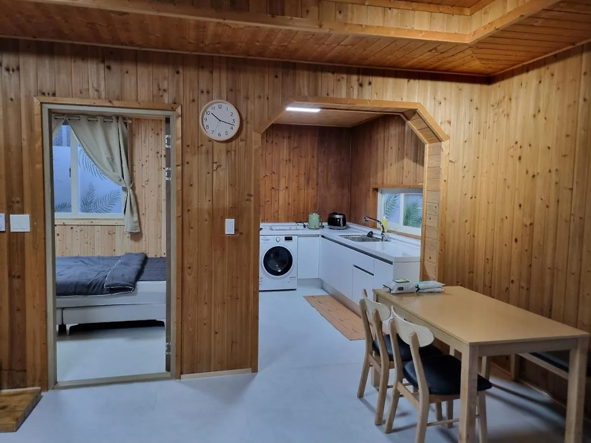 فندق Amy House جيجو