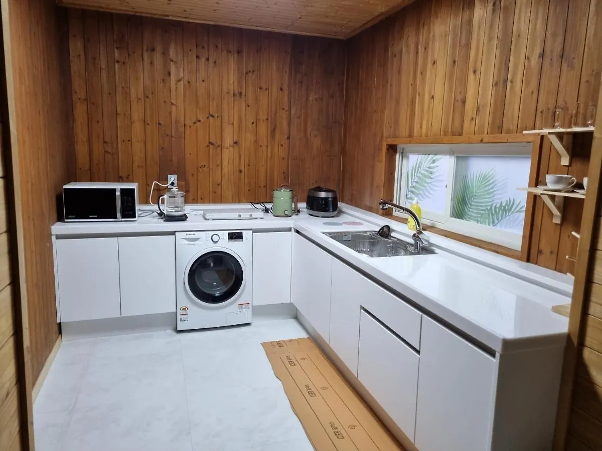 فندق Amy House جيجو